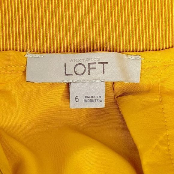 Elegant Yellow Lace Skirt - Picture 3 of 4